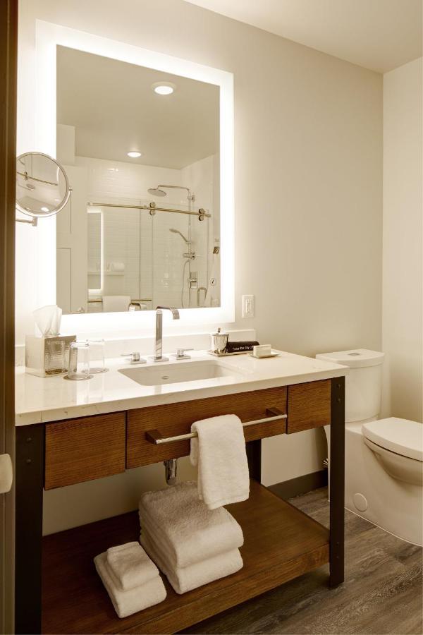 Archer Hotel Boston/Burlington Exterior photo